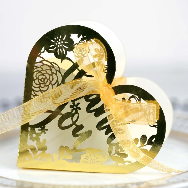 Simple Creative Hollow Heart-Shaped Rose Wedding Candy Packaging Box